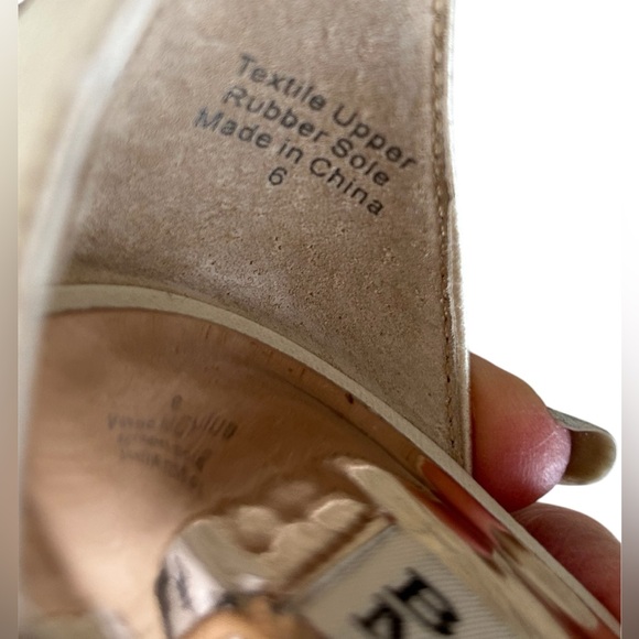 Badgley Mischka Zoanne Champagne Caged Jewel Design Thong Flats Sandals Size 6 - Picture 12 of 12